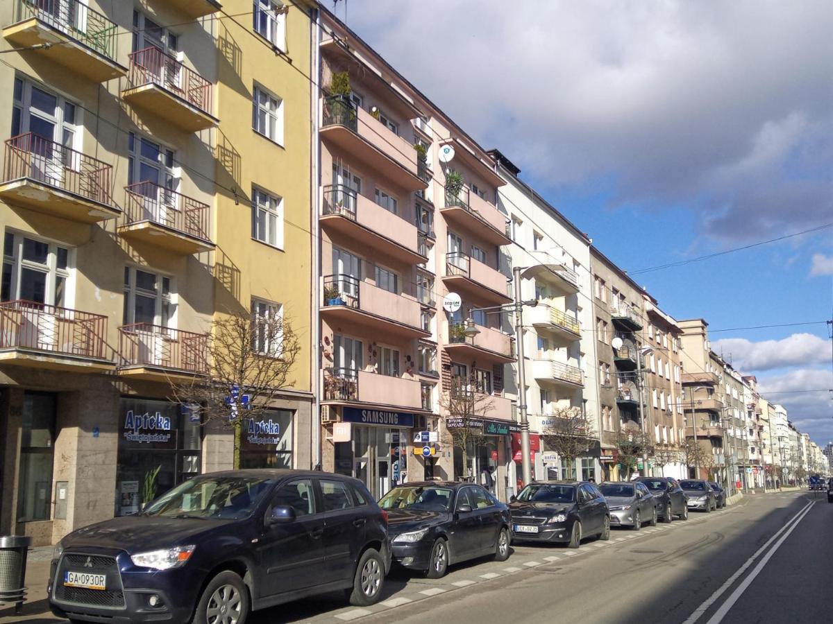 Centrum, 700M Do Plazy - 2 Sypialnie, Salon, Balkon, Bezplatny Parking, Gdynia Eksteriør billede
